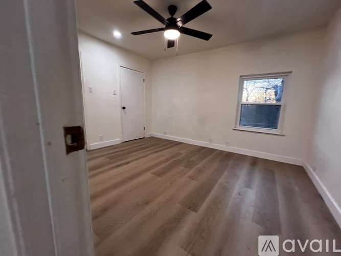 724 South Elm Street 1 Apartment for Rent - Photo gallery 3