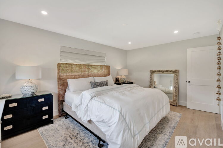 359 Beacon St 2 Beds Single Family Home for Rent - Photo gallery 5