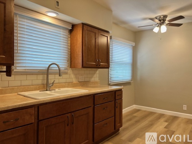 700 15th Street 2 Beds Single Family Home for Rent - Photo gallery 4