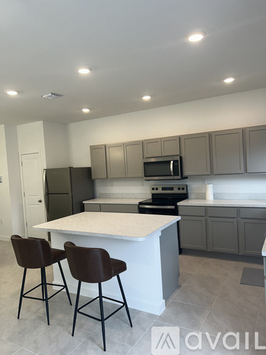 876 Northwest 3rd Way 3 Beds Single Family Home for Rent - Photo gallery 2