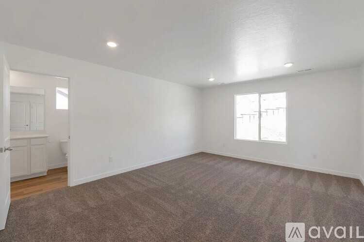 343 Glencoe Drive 3 Beds Single Family Home for Rent - Photo gallery 5