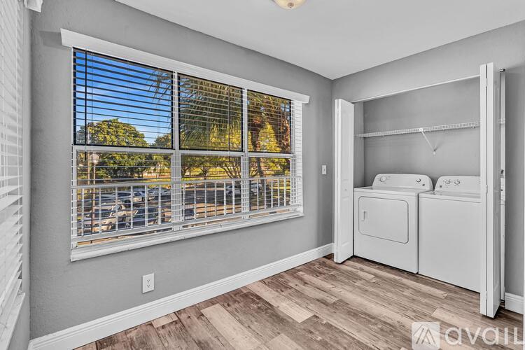3300 Pinewalk Dr N 1 Condo for Rent - Photo gallery 2
