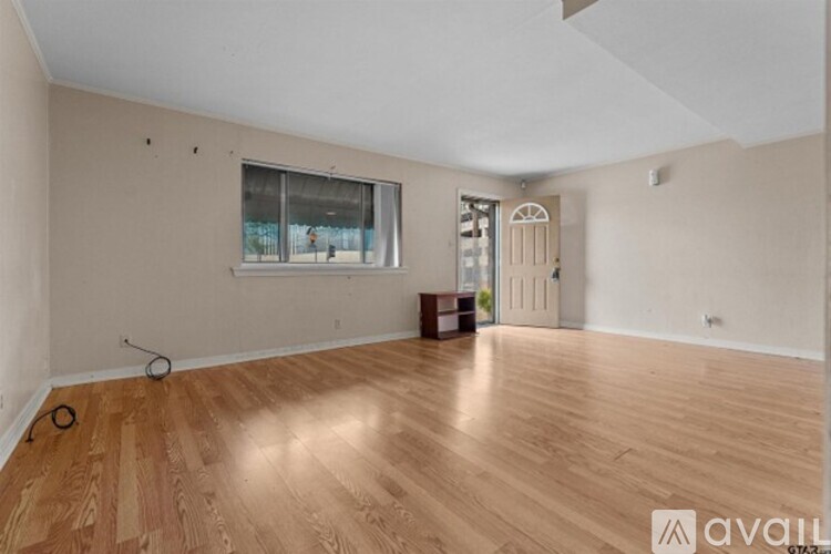 1118 S Fleishel Ave 3 Beds Single Family Home for Rent - Photo gallery 4