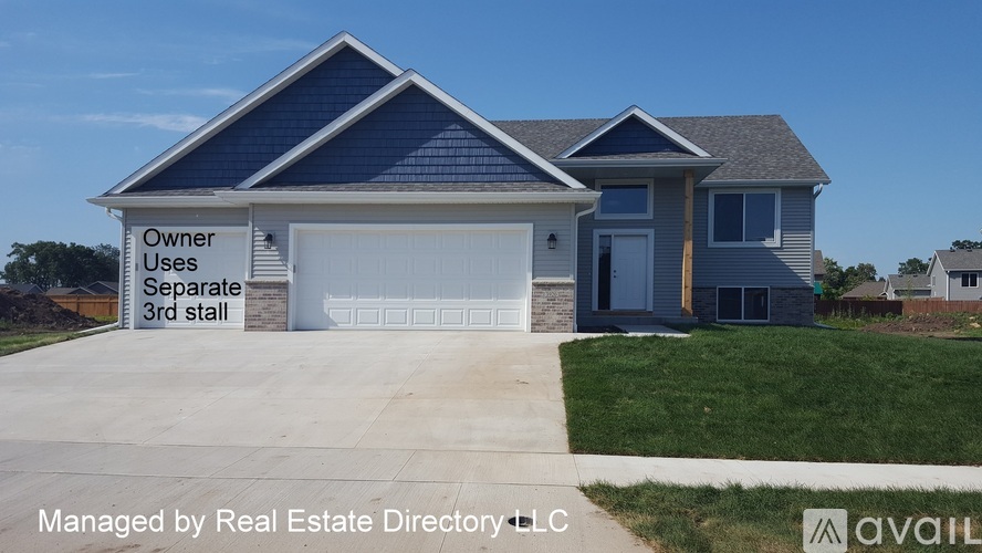 3920 Stone Point Dr NE 4 Beds Single Family Home for Rent - Photo gallery 1