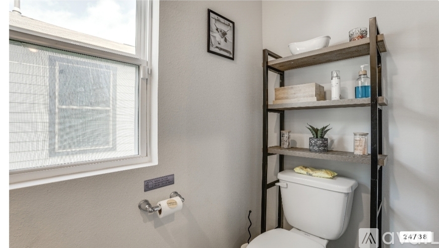 16866 Pandora Way 4 Beds Single Family Home for Rent - Photo gallery 4
