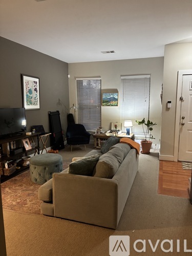 938B W Eastland Ave 2 Beds Apartment for Rent - Photo gallery 1