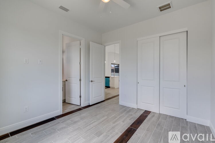 2101 NW 8th Terrace 3 Beds Single Family Home for Rent - Photo gallery 4