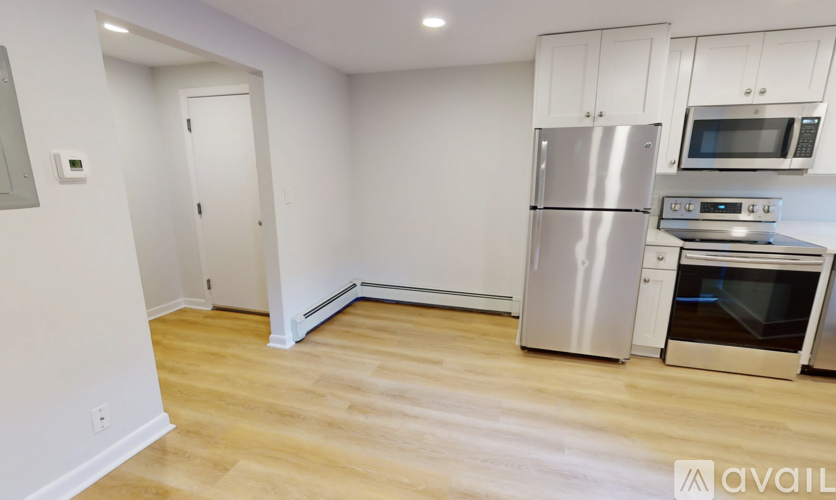 499 Beacon St Studio Apartment for Rent - Photo gallery 4