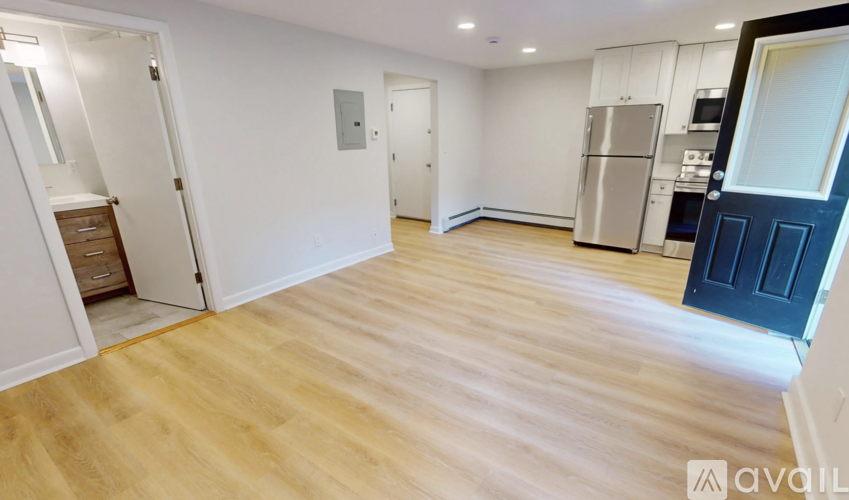 499 Beacon St Studio Apartment for Rent - Photo gallery 5