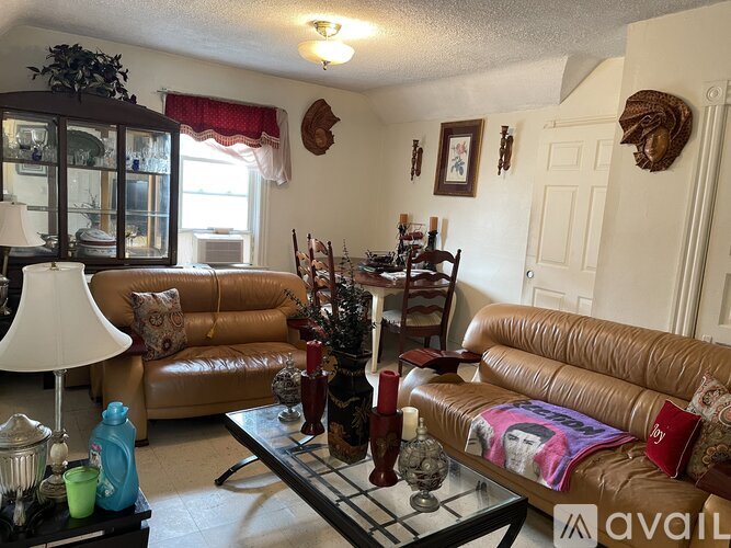 31 John St 3 Beds Apartment for Rent - Photo gallery 3