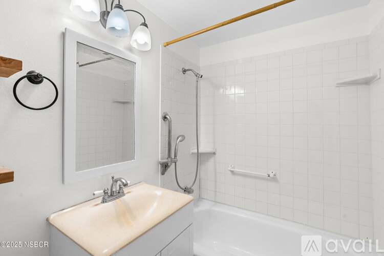 400 East Cherry Avenue 3 Beds Single Family Home for Rent - Photo gallery 1