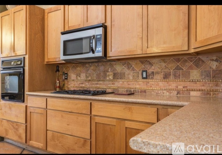 1448 East Lester Street 5 Beds Single Family Home for Rent - Photo gallery 1