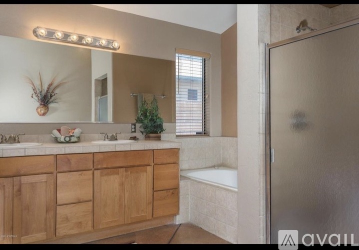 1448 East Lester Street 5 Beds Single Family Home for Rent - Photo gallery 5