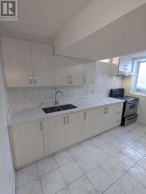BASEMENT - 41 THORNDALE ROAD 2 Beds Apartment for Rent