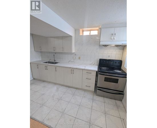 BASEMENT - 41 THORNDALE ROAD 2 Beds House for Rent - Photo gallery 2