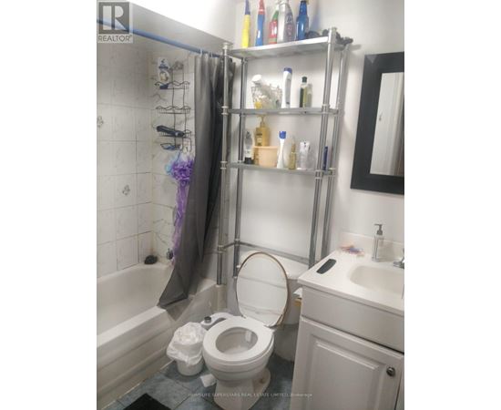 BASEMENT - 41 THORNDALE ROAD 2 Beds House for Rent - Photo gallery 3