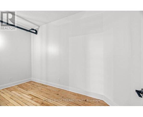 204 - 330 CLARENCE STREET 1 Home, Multifamily for Rent - Photo gallery 3