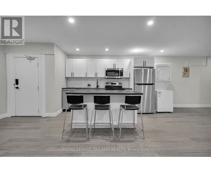 1 - 425 MCKENZIE AVENUE 2 Beds Home, Multifamily for Rent - Photo gallery 3