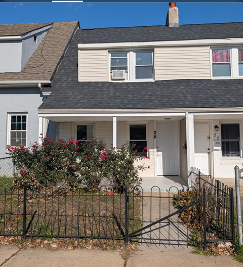 24 Fourth Ave 3 Beds Apartment for Rent