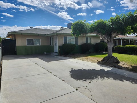 1422 CLINTON ST. 3 Beds Apartment for Rent
