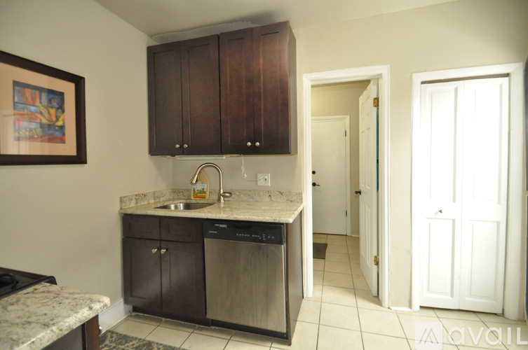 1863 N Clarkson St 1 Apartment for Rent - Photo gallery 3