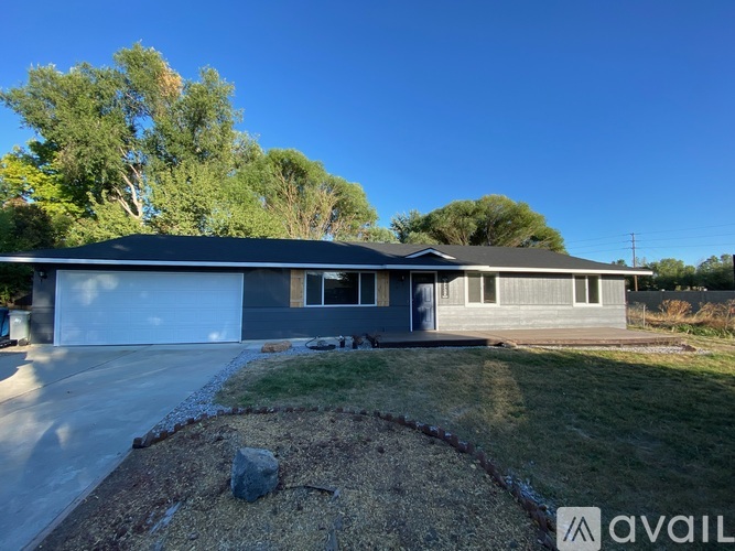 394 South Harlan Place 3 Beds Single Family Home for Rent - Photo gallery 2