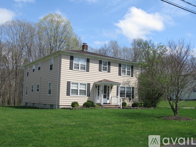 121 Pocono Rd 1 Apartment for Rent - Photo gallery 1