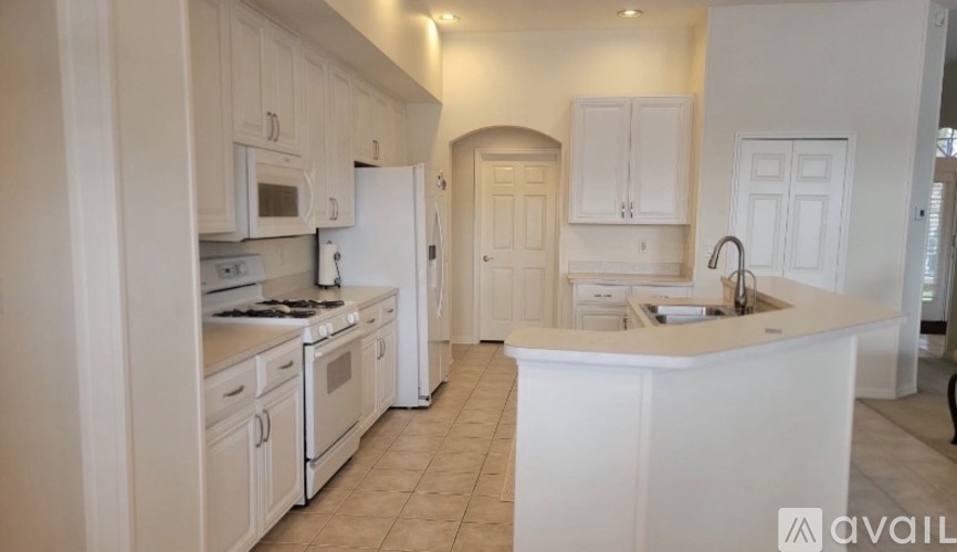 18116 Heron Walk Drive 4 Beds Single Family Home for Rent - Photo gallery 5