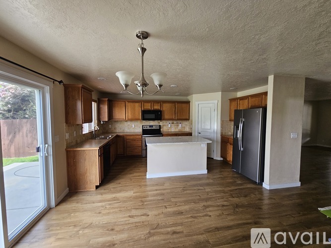 9962 West Bronze Street 4 Beds Single Family Home for Rent - Photo gallery 3