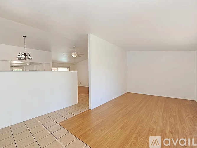 2604 S Cottonwood Dr 4 Beds Single Family Home for Rent - Photo gallery 3