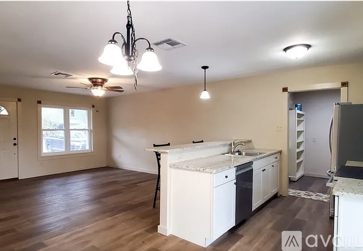 1404 Yellowstone Drive 3 Beds Single Family Home for Rent - Photo gallery 2
