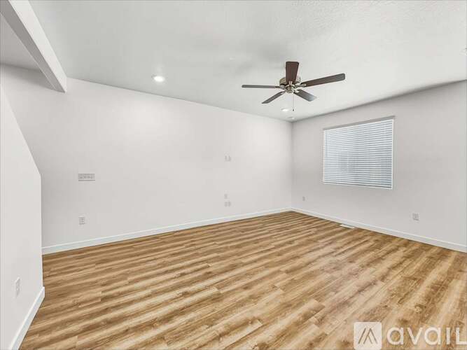 6031 W Lower Brook Ln 3 Beds Single Family Home for Rent - Photo gallery 2
