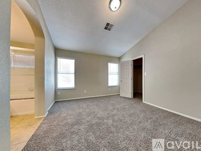 6031 W Lower Brook Ln 3 Beds Single Family Home for Rent - Photo gallery 3