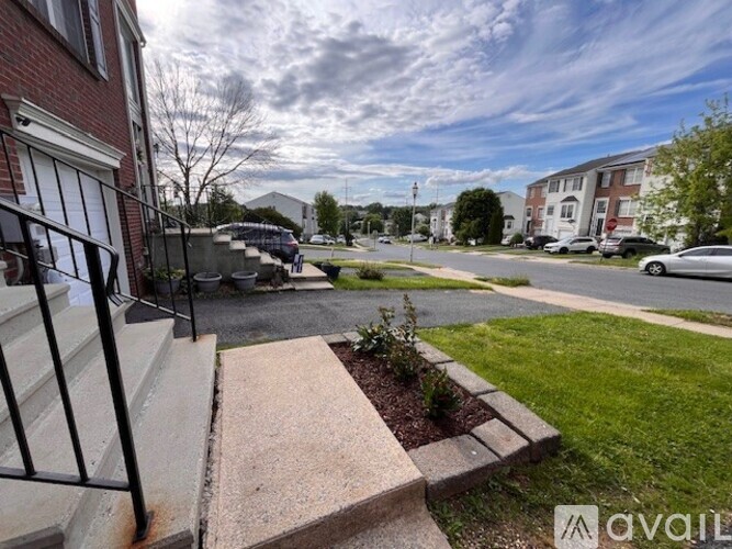 305 S Oak St 3 Beds Townhouse for Rent - Photo gallery 2