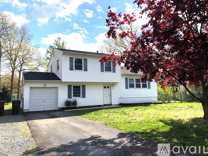 54 Woodland Rd 4 Beds Single Family Home for Rent - Photo gallery 1