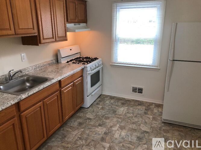 54 Woodland Rd 4 Beds Single Family Home for Rent - Photo gallery 2