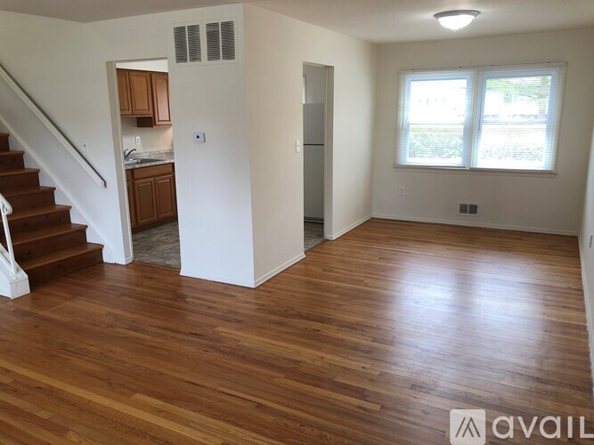 54 Woodland Rd 4 Beds Single Family Home for Rent - Photo gallery 5