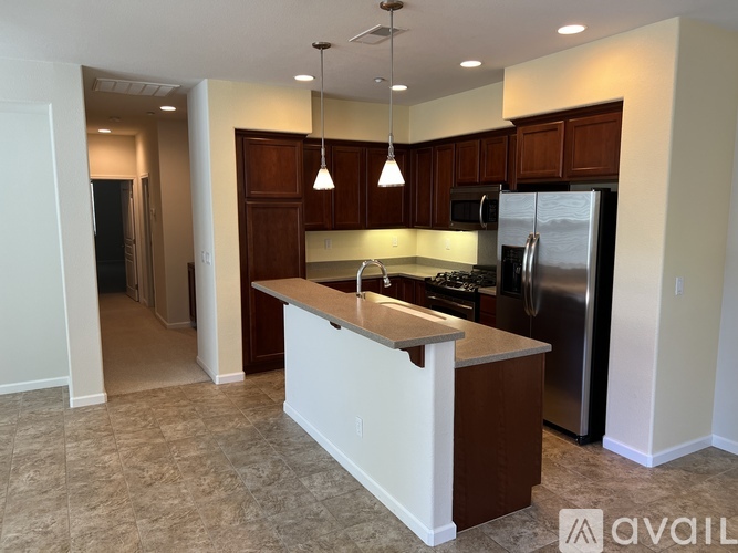 207 West La Flor Lane 2 Beds Townhouse for Rent - Photo gallery 1
