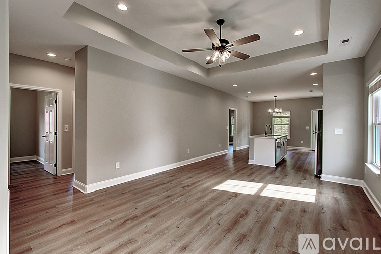 209 University Pkwy 3 Beds Single Family Home for Rent - Photo gallery 2