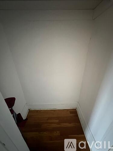 1144 E Grand St Studio Apartment for Rent - Photo gallery 2
