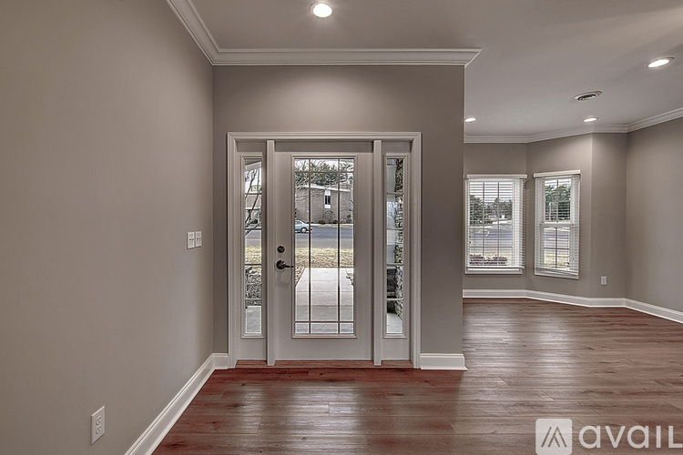 209 University Pkwy 3 Beds Single Family Home for Rent - Photo gallery 3