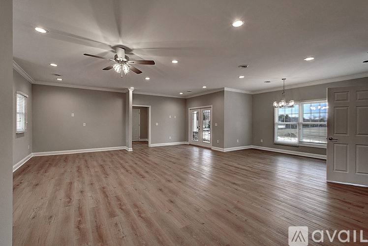 209 University Pkwy 3 Beds Single Family Home for Rent - Photo gallery 4