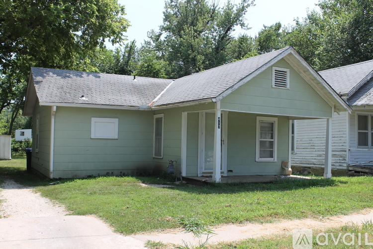 417 W Kansas Ave 1 Single Family Home for Rent - Photo gallery 1