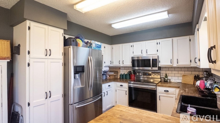 1910 Katherine Drive 4 Beds Single Family Home for Rent - Photo gallery 1