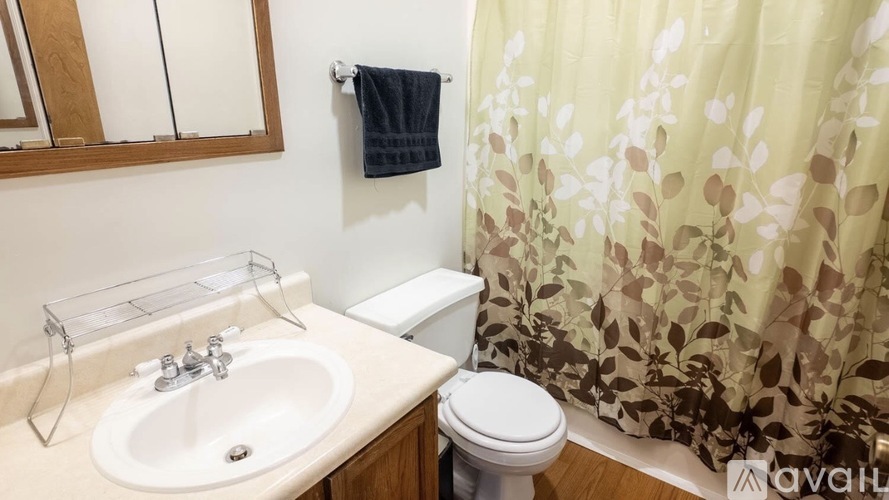 1910 Katherine Drive 4 Beds Single Family Home for Rent - Photo gallery 2