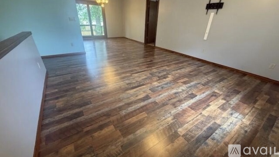 1910 Katherine Drive 4 Beds Single Family Home for Rent - Photo gallery 3