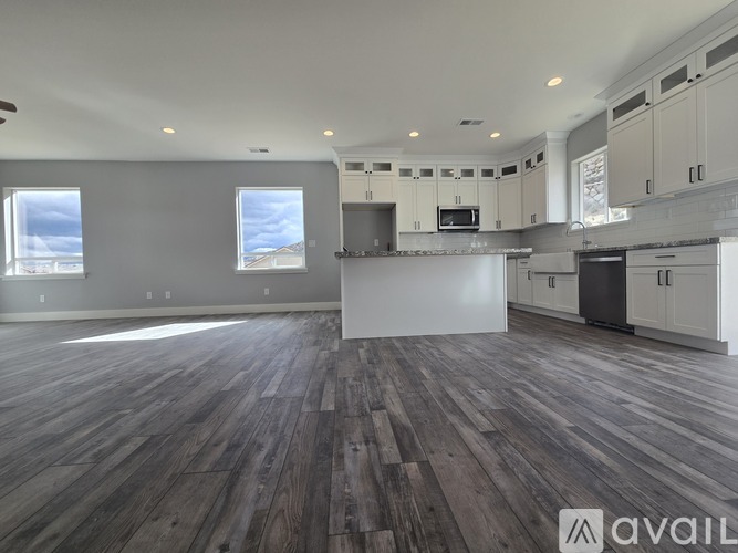 1086 Tee Dr 3 Beds Single Family Home for Rent - Photo gallery 4