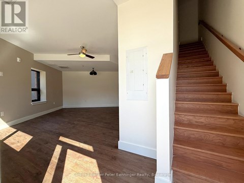 109 - 604 QUEEN STREET S 2 Beds Apartment for Rent