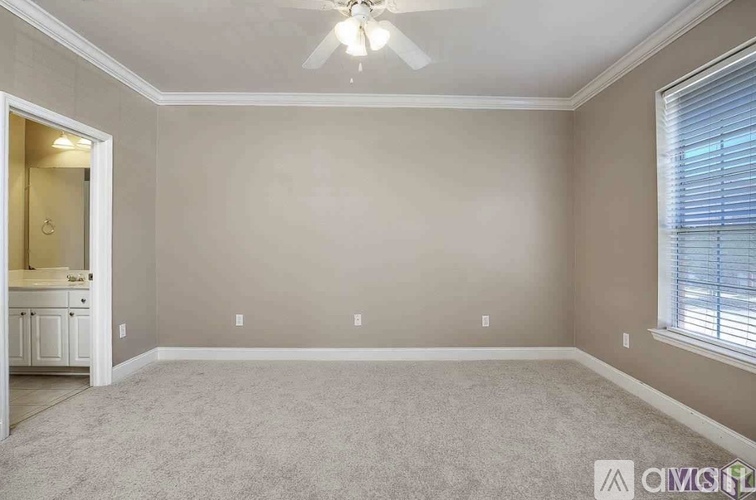4441 Burbank Drive 3 Beds Condo for Rent - Photo gallery 2
