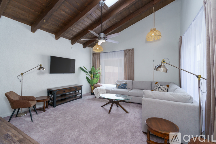 4140 Meadowlark Drive 3 Beds Single Family Home for Rent - Photo gallery 2